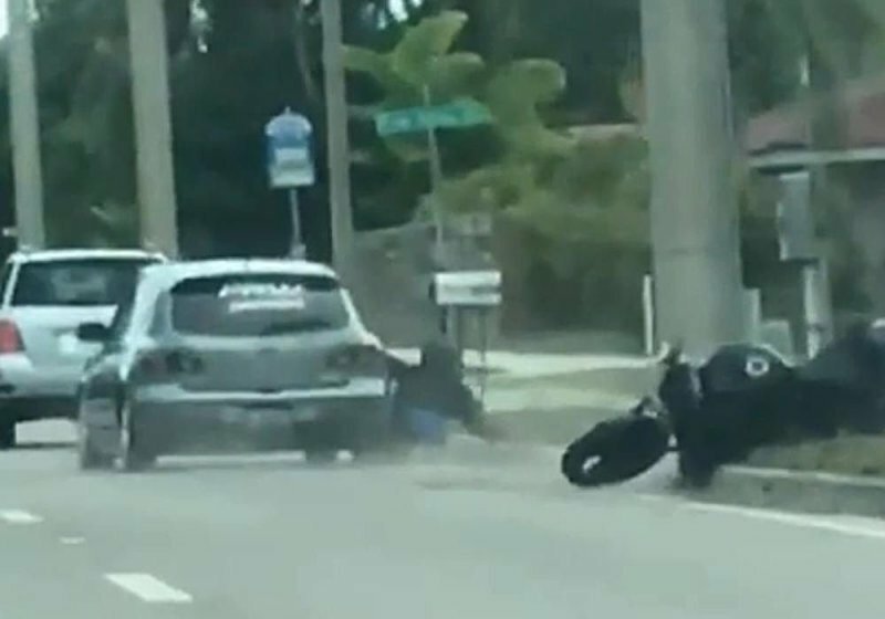Road Rage во Флориде: водитель Мазды сбил мотоциклиста