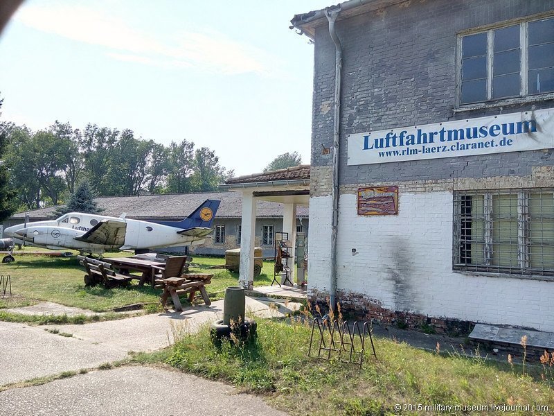 Небольшой частный авиамузей на окраине аэродрома Рехлин-Лерц (ФРГ