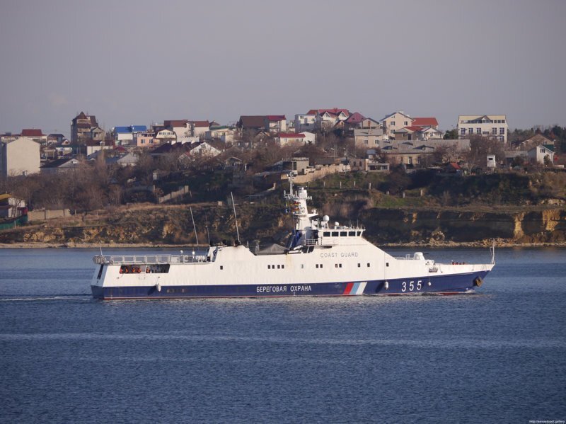 Украинское судно задержано в Крыму за незаконную добычу рыбы
