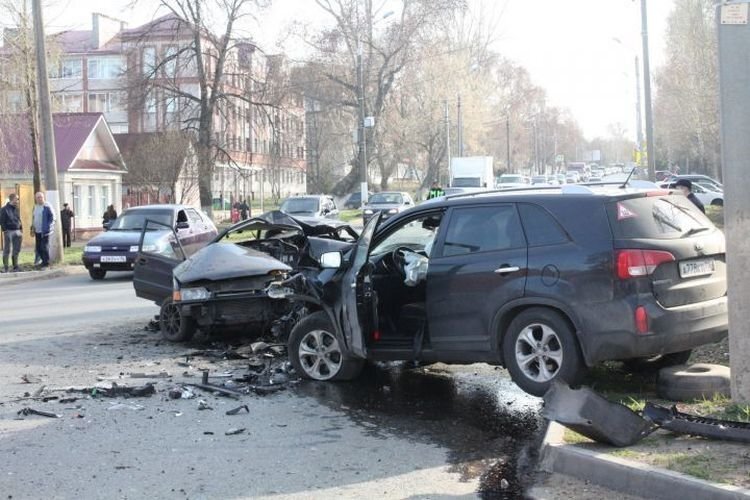 Авария дня. В Татарстане водитель, лишенный прав, сбил пешехода и погиб вместе с пассажиром