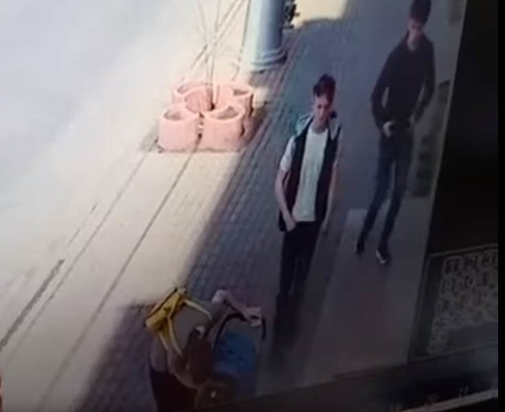 Родная мать узнала школьника-грабителя на видео и сдала его в полицию