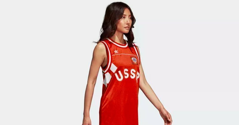 Adidas создал «платье раздора» с гербом СССР