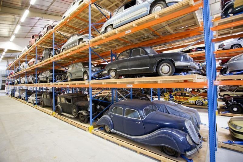 Резервные запасы музея Peugeot