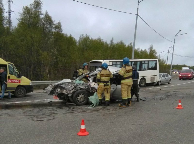 Авария дня. Столкновение с автобусом в Мурманске 