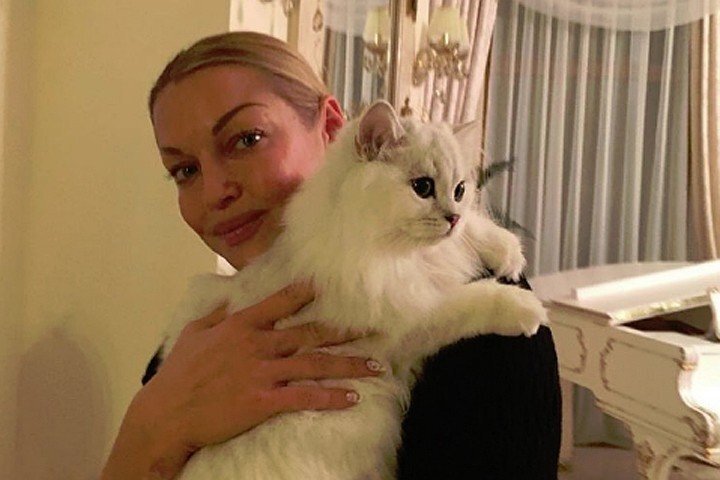 Волочкова взбесила фанатов своим видео с больным котиком
