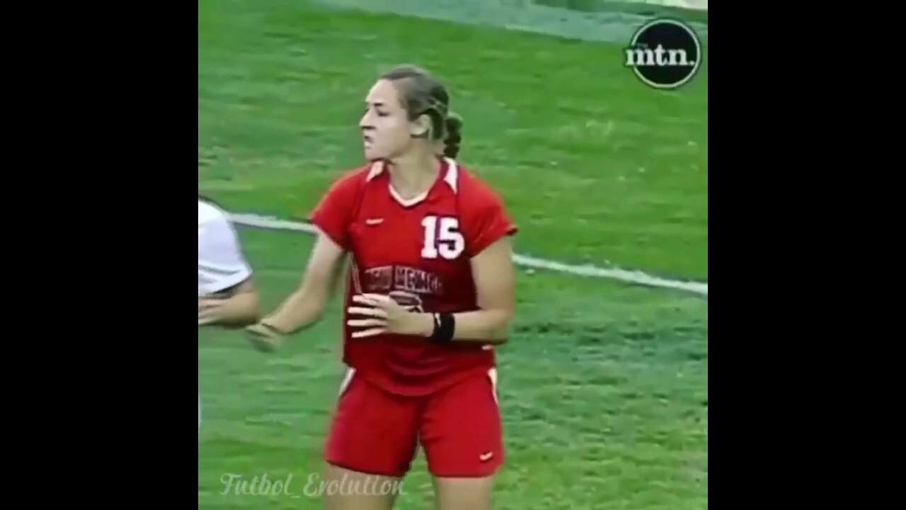 Безумный женский футбол
