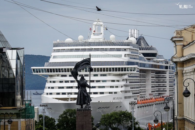 «Большой гость» − суперлайнер MSC Splendida пришел во Владивосток