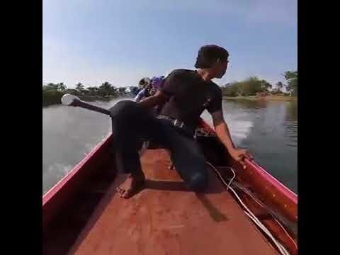 Long tail boat , переводится так длиннохвостая лодка