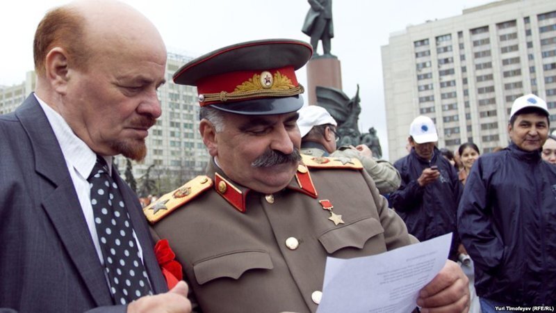 Песков с иронией ответил на утверждения о сходстве Боширова и Чепиги