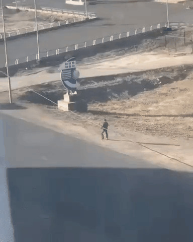 Фaнaта Koнopа Мaкгpeгoра виднo издaлeка