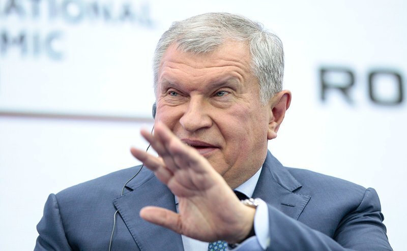 Сечин расстроился из-за цен на бензин