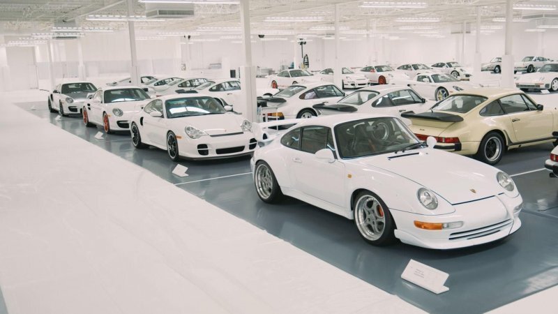 Удивительная коллекция белоснежных Porsche из США