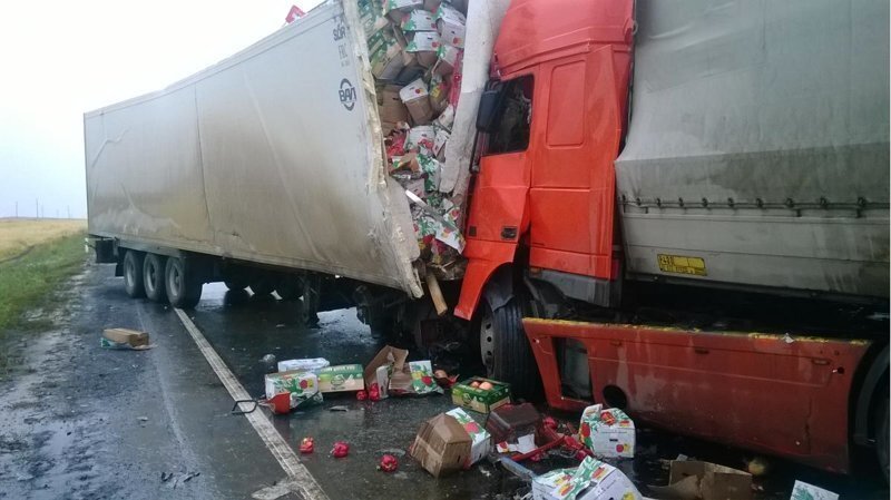 Авария грузовиков