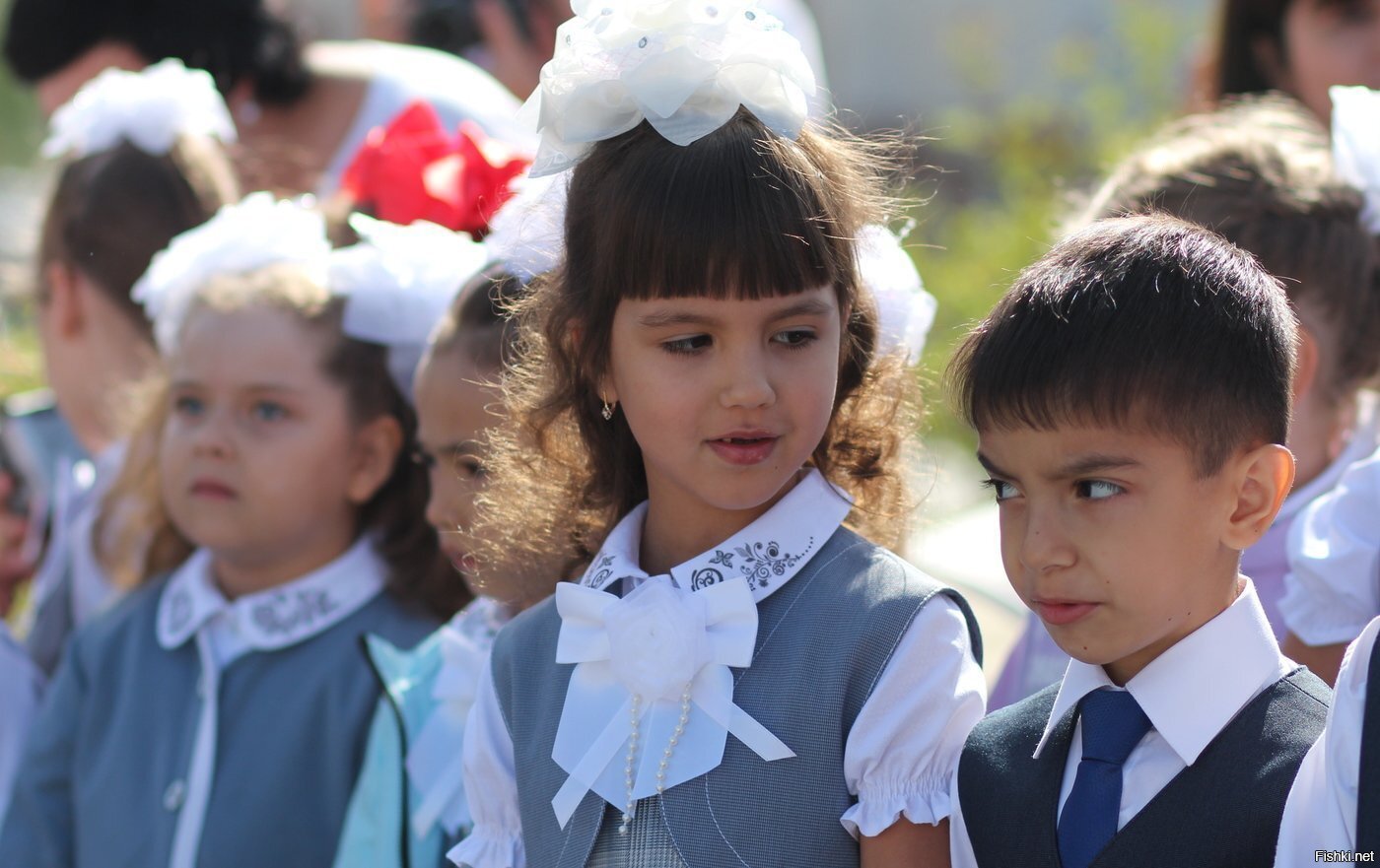 Будешь носить мой портфель