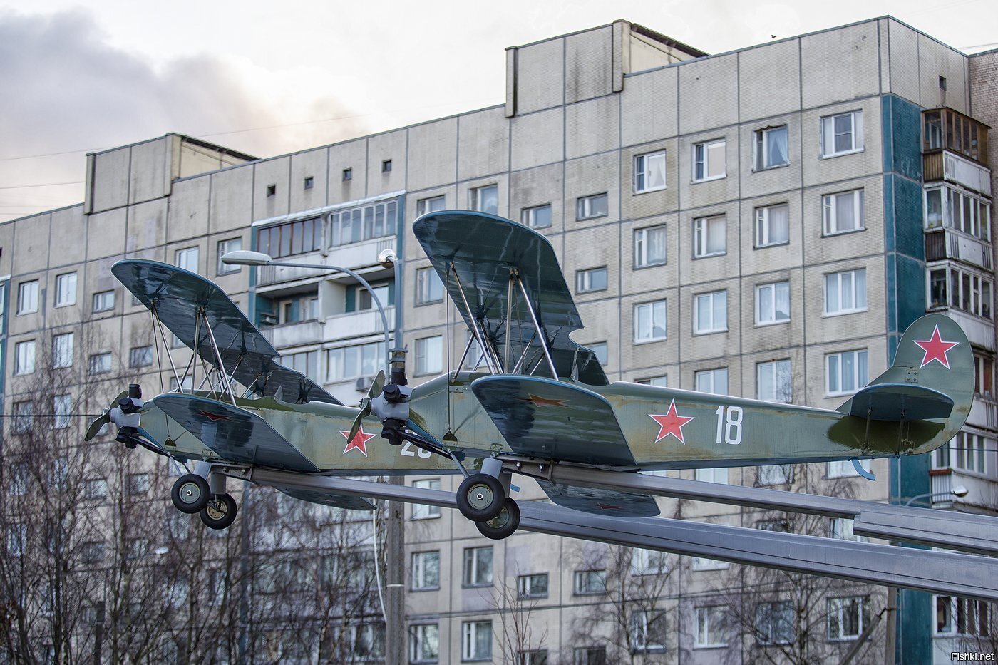 По тому,по тому что мы пилоты