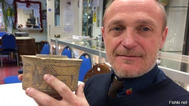 Парень из Англии купил на барахолке горшочек за 4 фунта, и использовал его в ...