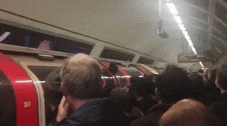 Жмёт немного