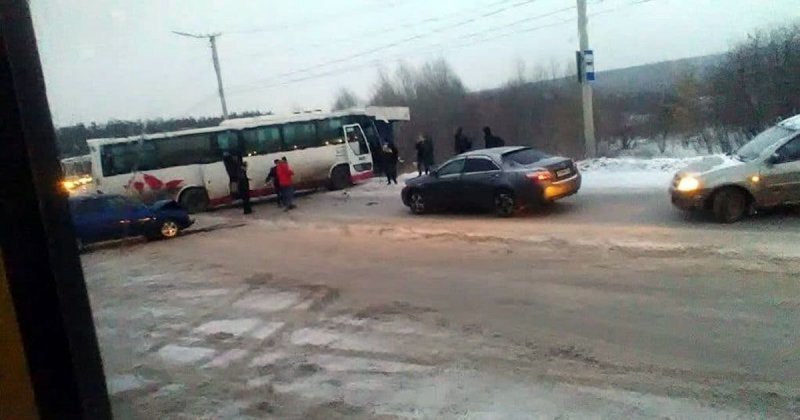 Авария дня. В Кузбассе рейсовый автобус сбил школьницу