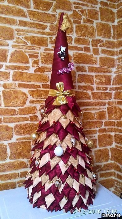 Сегодня из Санк-Петербурга посылка новогодняя приехала с оказией