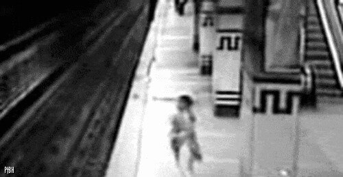 Вот не судьба просто прыгнуть с крыши или перерезать вены