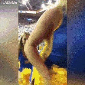 Может со шлюхами своими на баскетбол ходить будешь