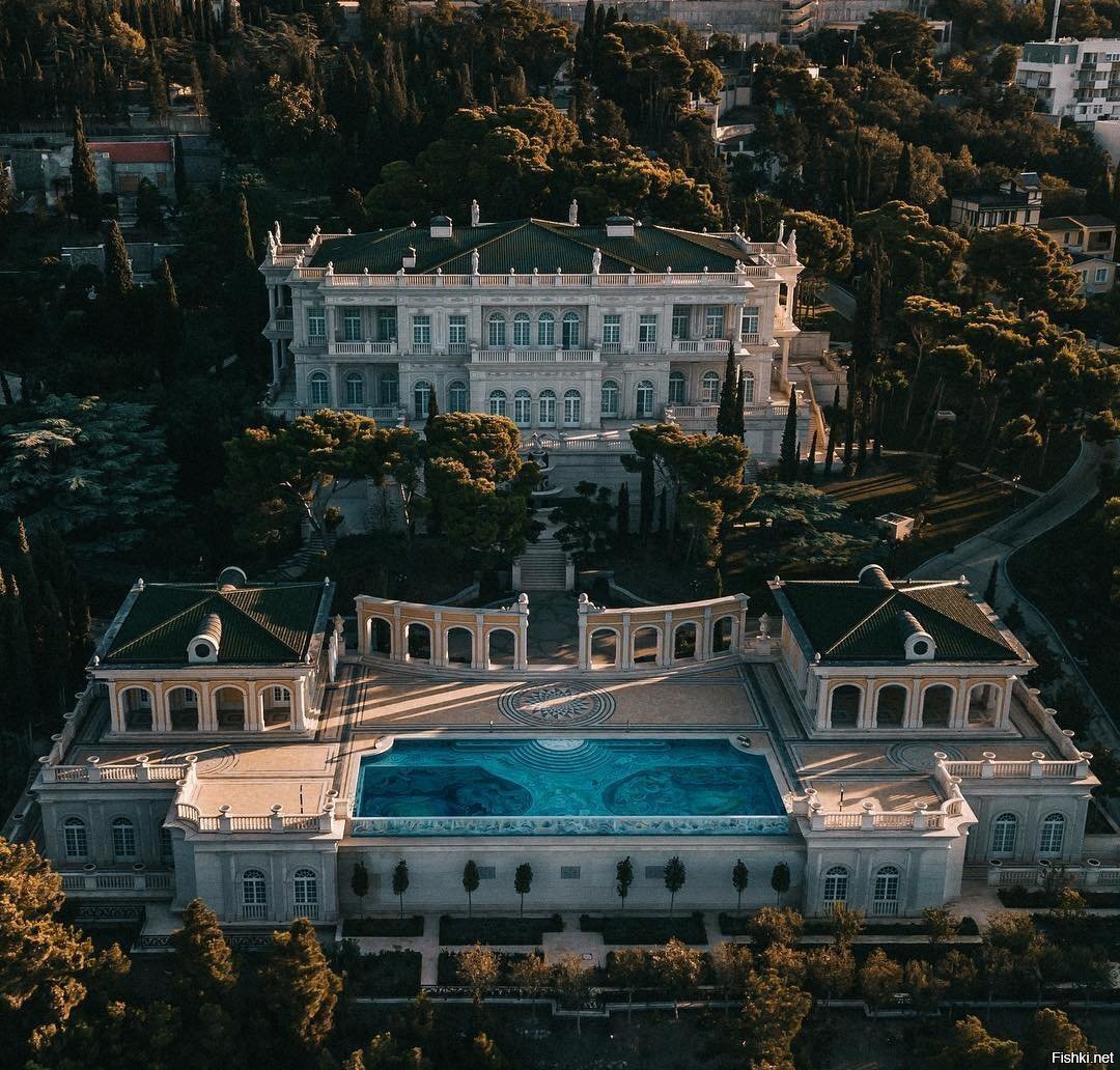 Это не заграница, это где-то в Крыму, за Ялтой - как говорится в описании: го...