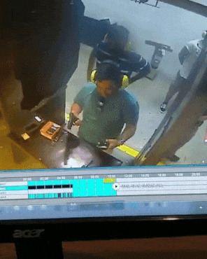 Как только от приятеля не схлопотал