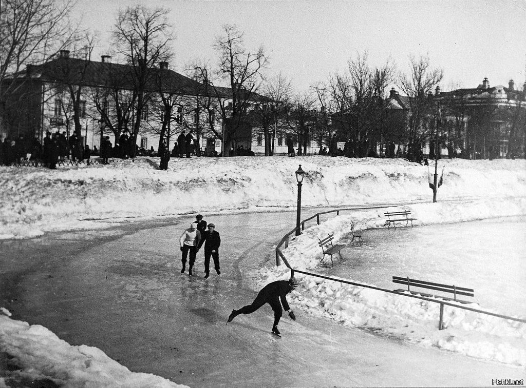 Каток на Патриарших прудах