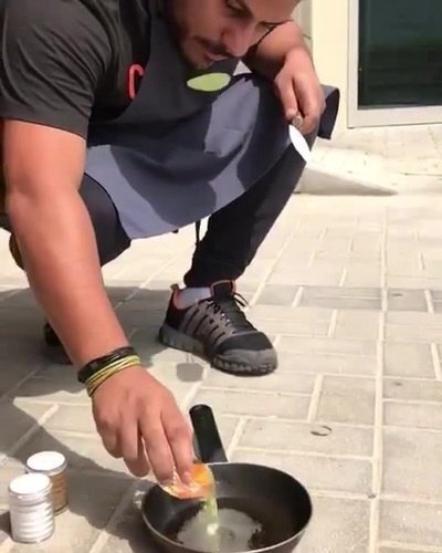 В Дубае жарят яичницу прямо на тротуаре