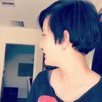 Профессиональная модель всегда знает, какая сторона у неё рабочая