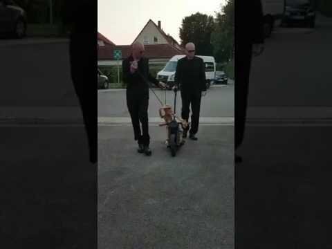 Забавный байкер