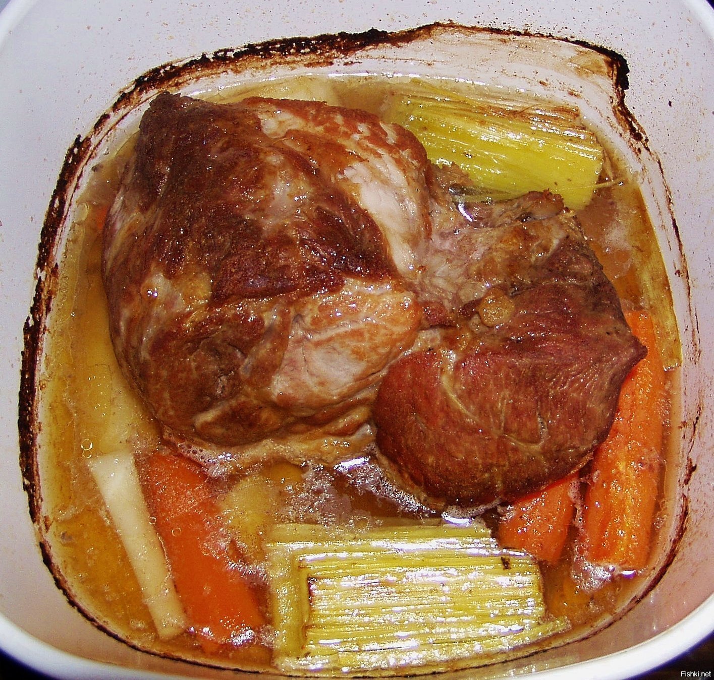 Мясо, запечённое цельным куском в духовке