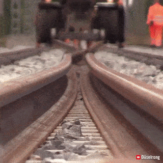 Прокладка железнодорожных рельс