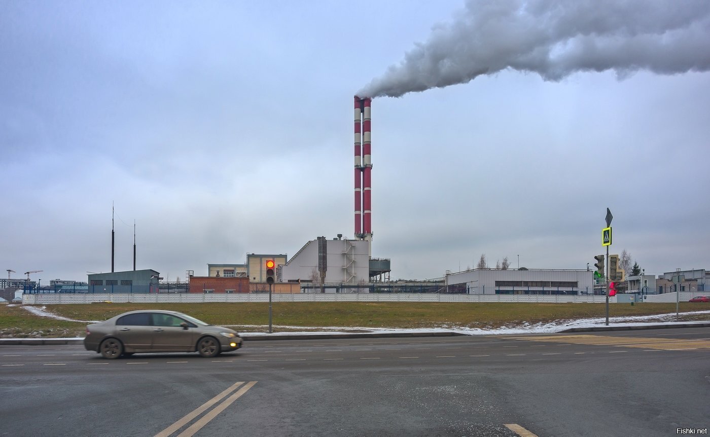 Скромная типовая труженица согревает в холода