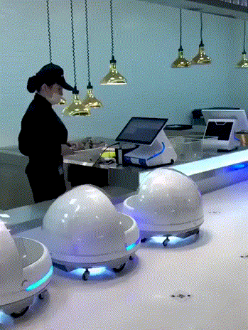 На смену официантам пришли роботы