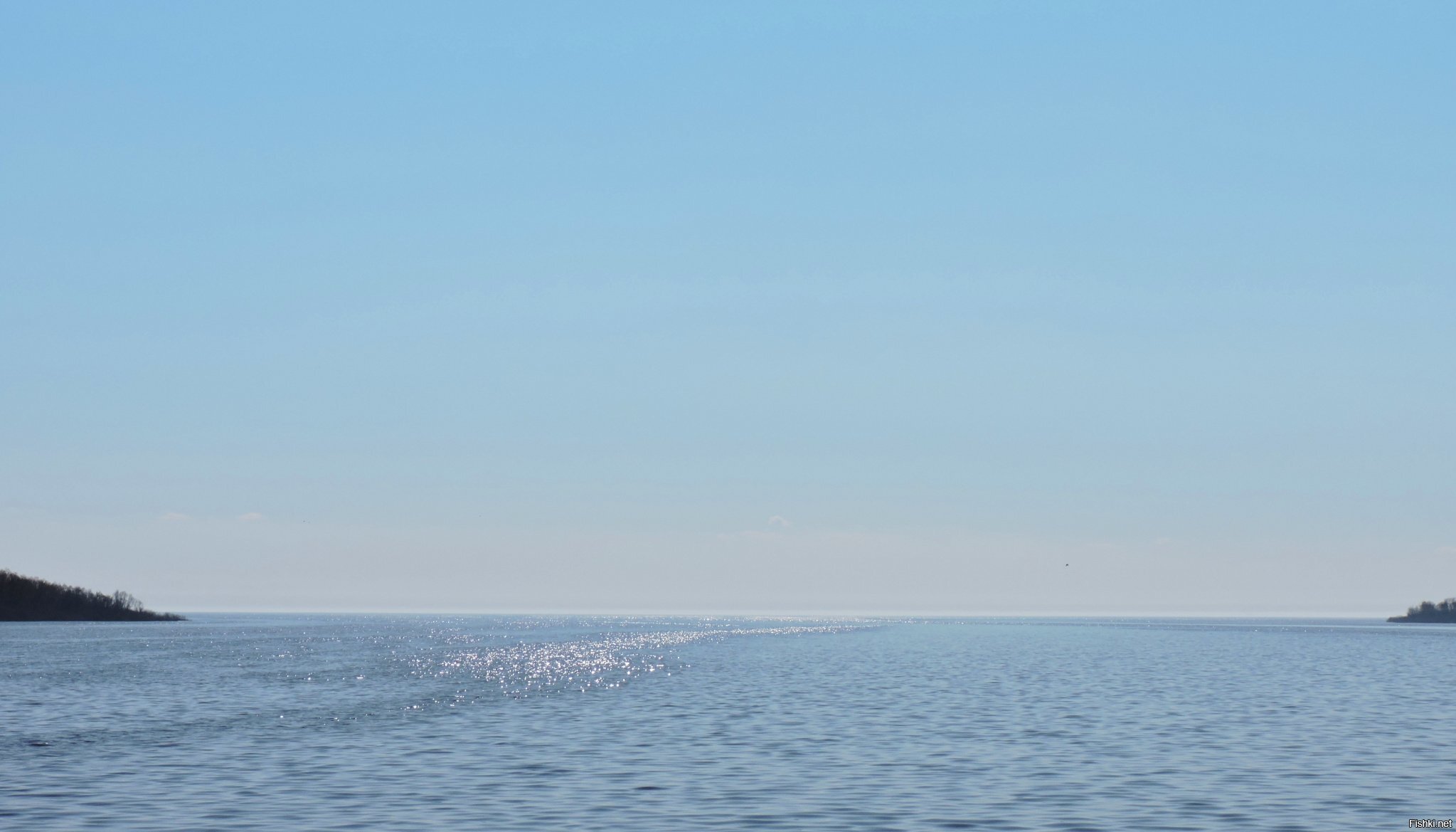 Река Волхов впадает в озеро Ильмень