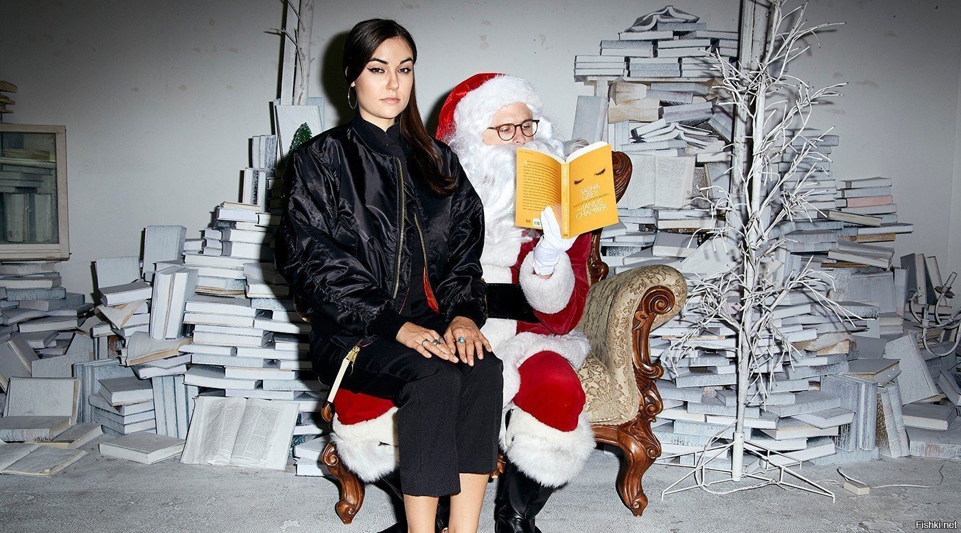 А подарки только тем девочкам, которые хорошо себя вели