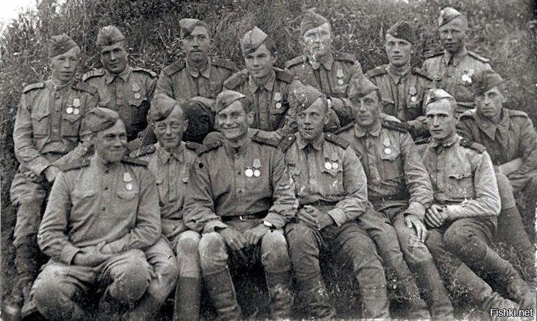 18 ноября 1939 года, в соответствии со сталинским указом о всеобщей воинской ...