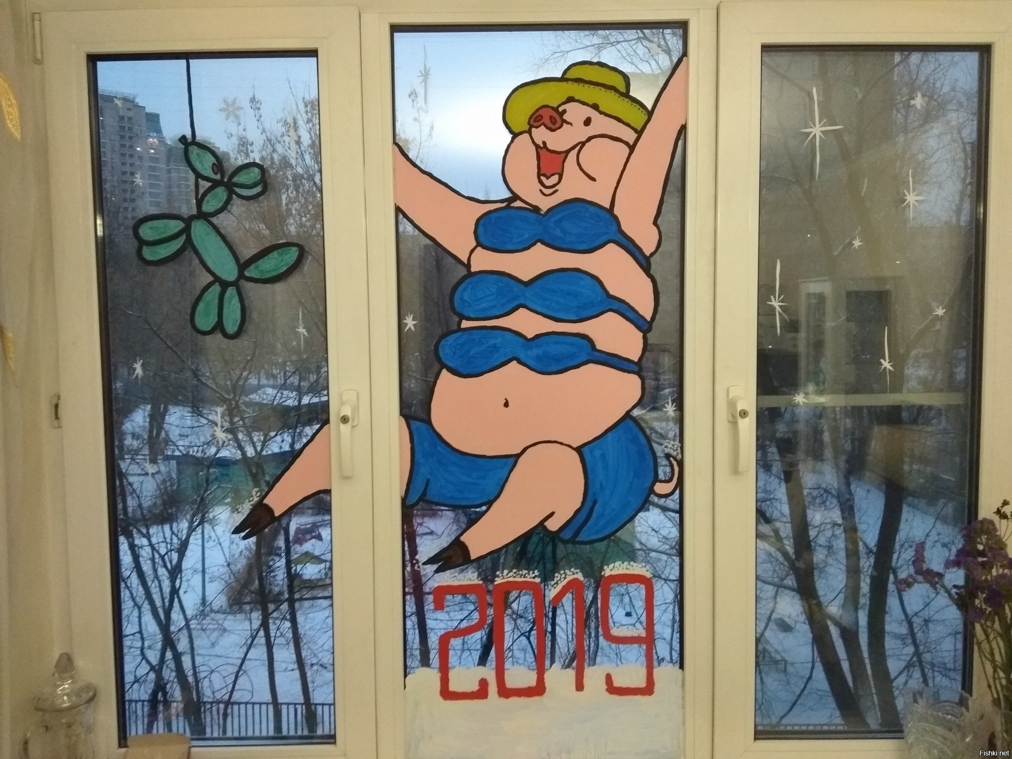 В 2019 году будет эта свинка на стекле