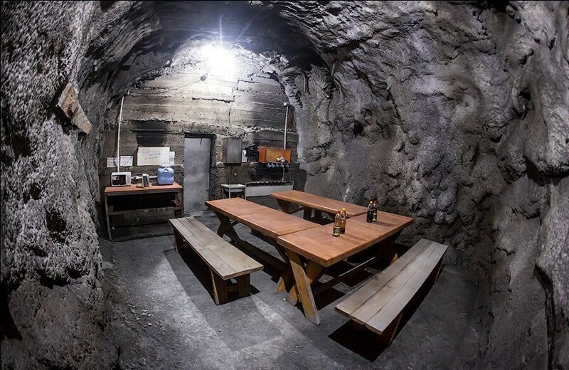 Подземная столовка на Чукотке