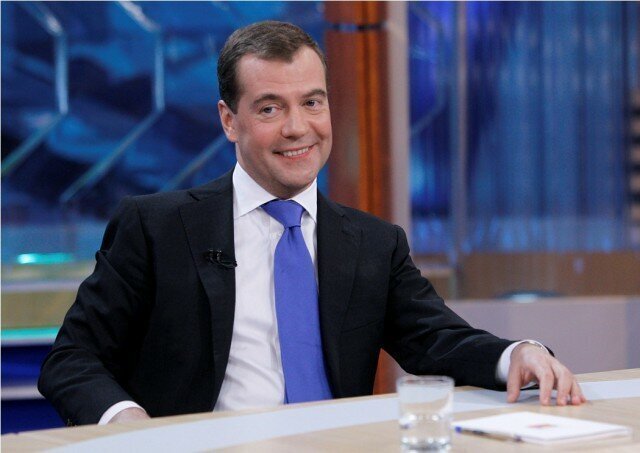 Медведев: "Сбор налогов - основа экономического развития РФ"