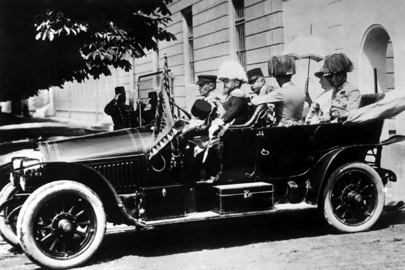 "Железные герои" - автомобили и техника Первой мировой