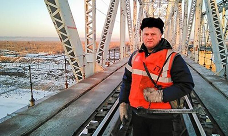 Бдительный обходчик предотвратил аварию на железной дороге в Амурской области