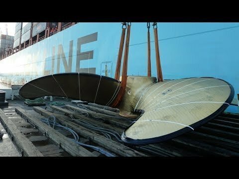 Сборка самого большого контейнеровоза