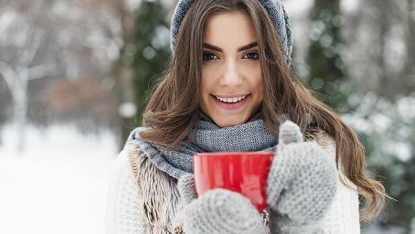 Медики не советуют садиться на диету зимой и пить на бегу горячий чай