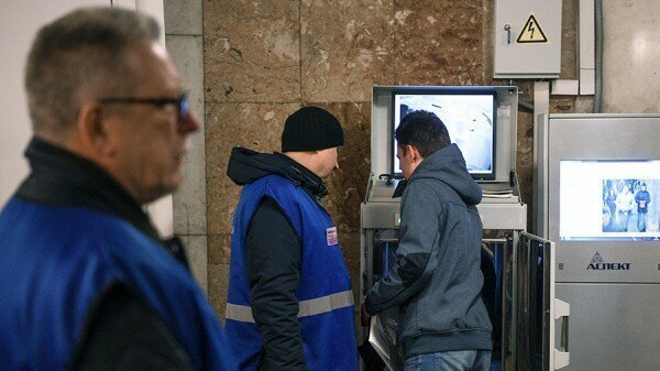 Невероятно раздражают проверки в метро!