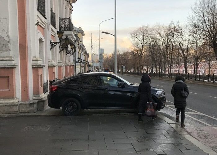 Страна должна знать своих героев