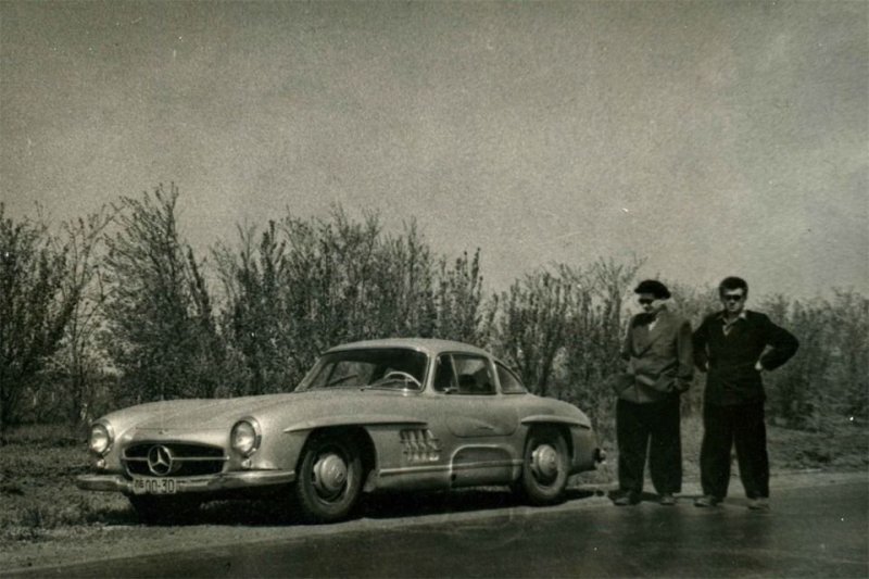 Интересная история о жизни Mercedes-Benz 300SL Gullwing в Советском Союзе