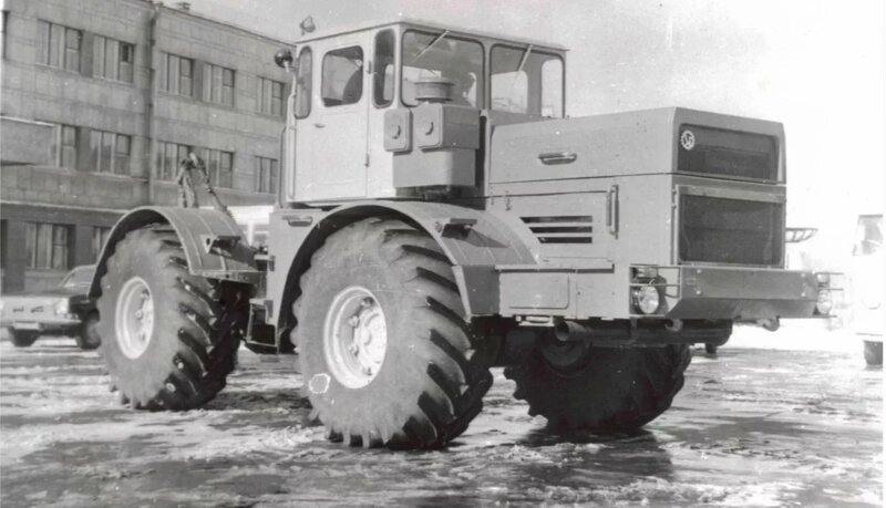 Самый могучий трактор СССР Кировец К 700