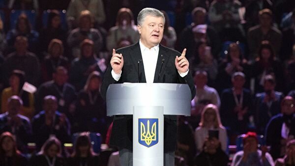 Порошенко рассказал, как "лично выносил" погибших с Майдана